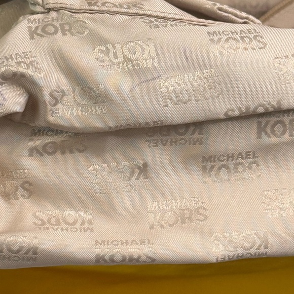 🔆🔆MICHAEL KORS TOTE🔆🔆 - Picture 10 of 16